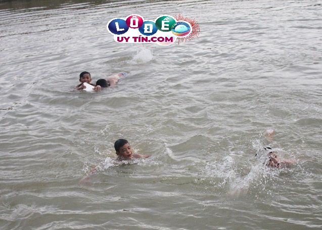 Giải mã giấc mơ: Nằm mơ thấy bơi qua sông đánh con gì? 3 Nằm mơ thấy bơi qua sông đánh con gì