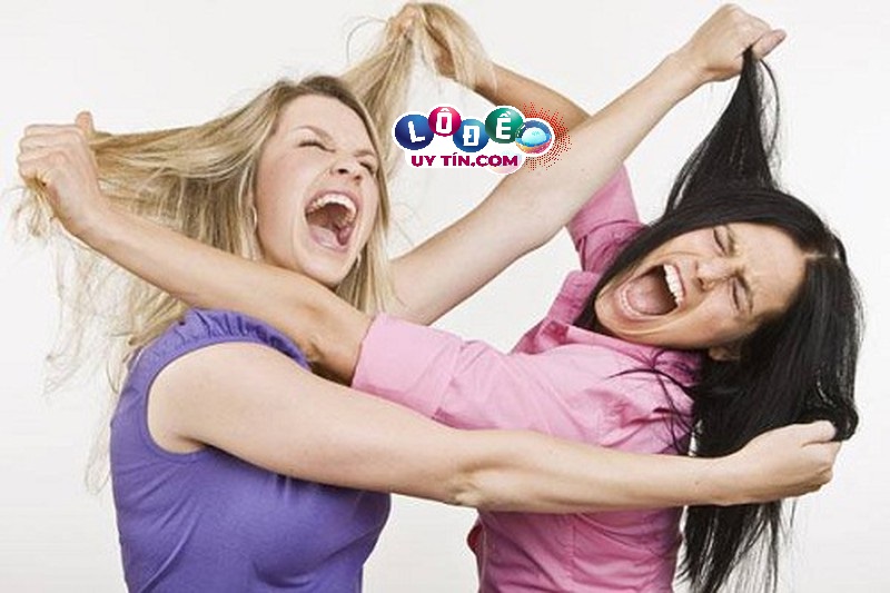 Giải mã giấc mơ vợ chồng cãi nhau đánh con gì dễ trúng?
