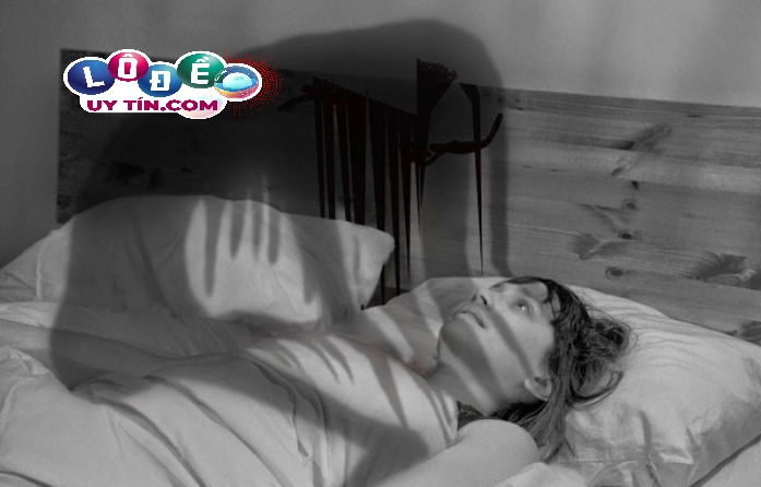 Mơ bị bóng đè đánh con gì? Và điềm báo của giấc mơ là gì? 3 Mơ bị bóng đè đánh con gì? Và điềm báo của giấc mơ là gì 1