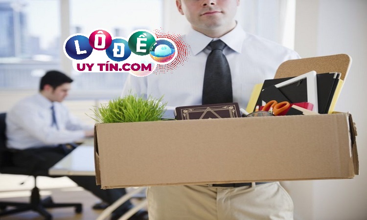 Mơ thấy mình bị đuổi việc dự báo điềm gì 2