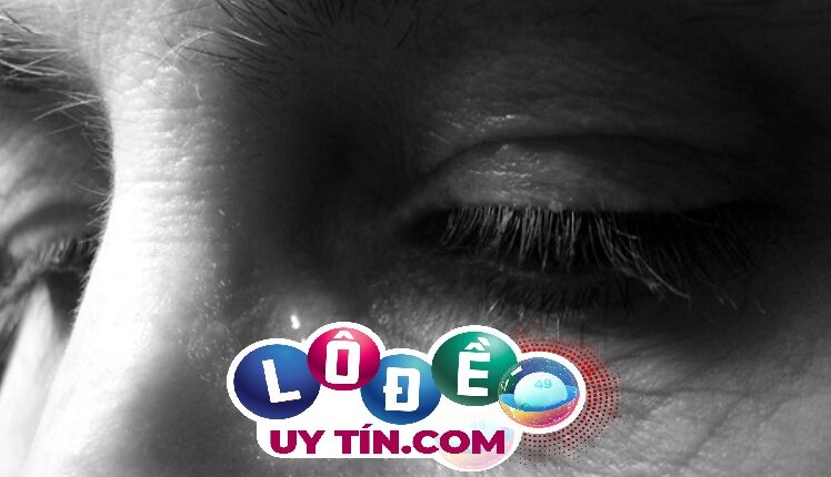 Mơ thấy mình khóc có ý nghĩa gì, đánh số nào ăn