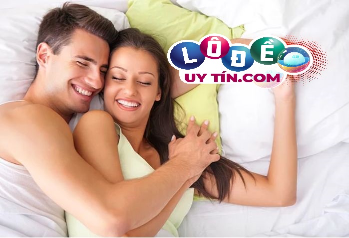 mơ thấy đàn ông khỏa thân đánh con gì